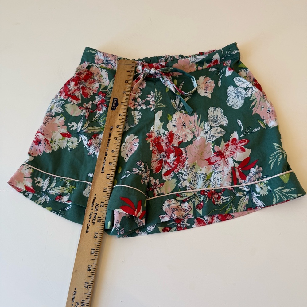 Women’s Spring Floral Green, Pink Pajama Shirt and Shorts Set, Lightweight, EUC - Picture 7 of 10